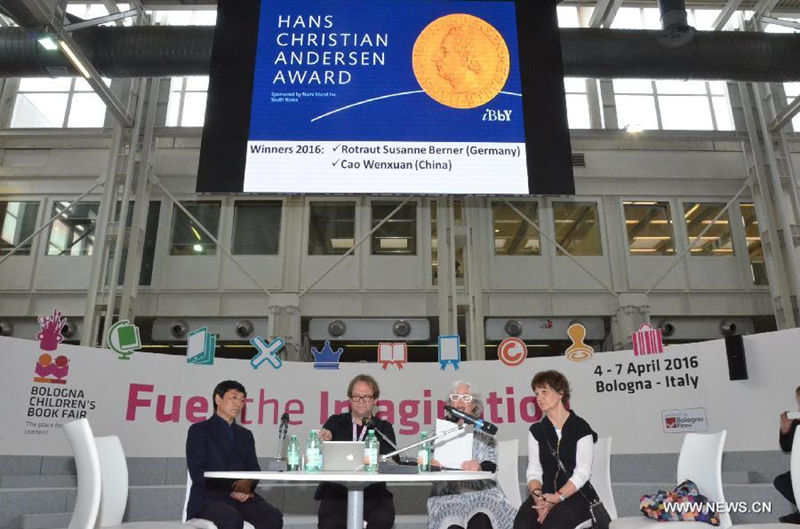 Китайский писатель Цао Вэньсюань удостоен премии Ганса Христиана Андерсена