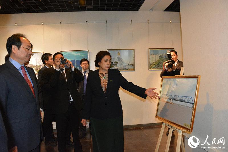 В Пекине открылась картинная выставка, посвященная 25-летию независимости Туркменистана