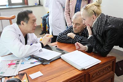 Российский пациент отправился на лечение в Китай после просмотра телепрограммы о китайской медицине
