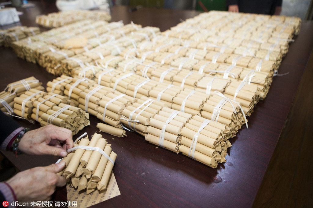 Житель Чанчуня за месяц заработал 100.000 юаней монетами 
