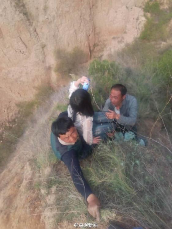 В Шаньси всем уездом искали сорвавшуюся со скалы школьницу 