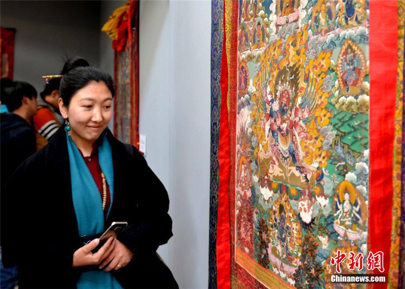 В Лхасе открылась выставка гобеленов с изображением Будды 