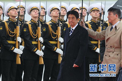 В чем заключается настоящая причина визита Синдзо Абэ в Россию?