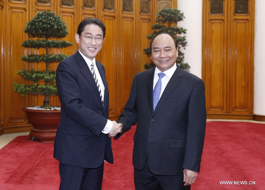 Лидеры Вьетнама встретились с главой МИД Японии