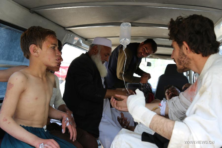 Число жертв ДТП на востоке Афганистана возросло до 73 человек
