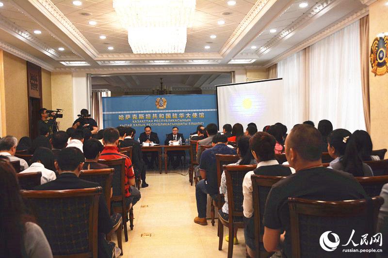Казахстан упрощает визовые процедуры для туристических групп из Китая