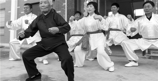 «Бабушка Кунг-фу» занимается боевым исскуством уже 90 лет