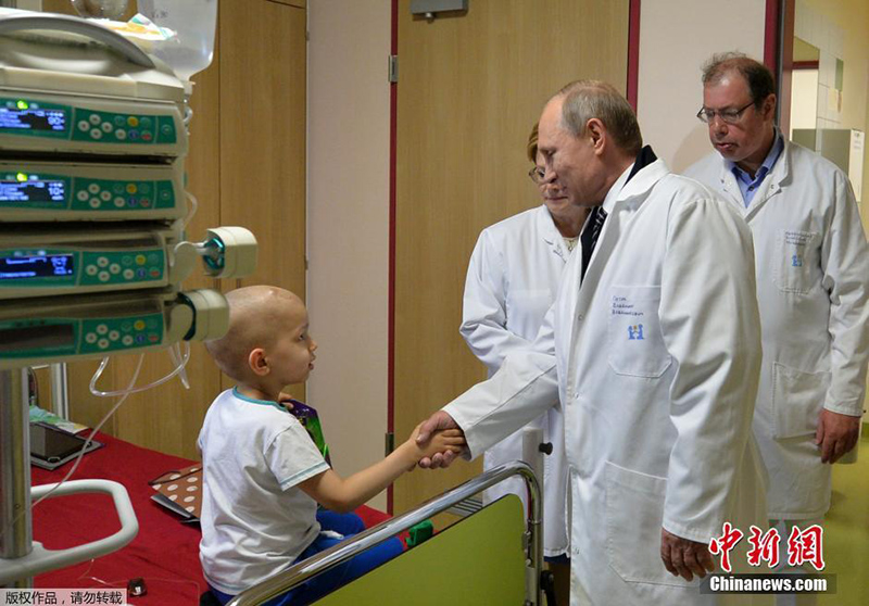 Путин навестил пациентов Центра им. Димы Рогачева