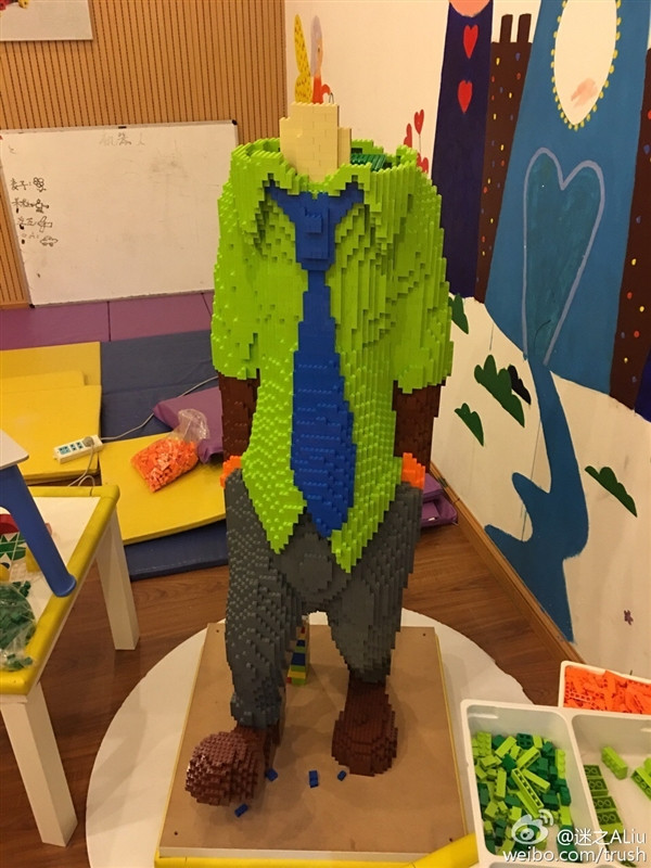 Ребенок сломал LEGO-статую лиса из «Зверополиса» за 15 тыс. долларов