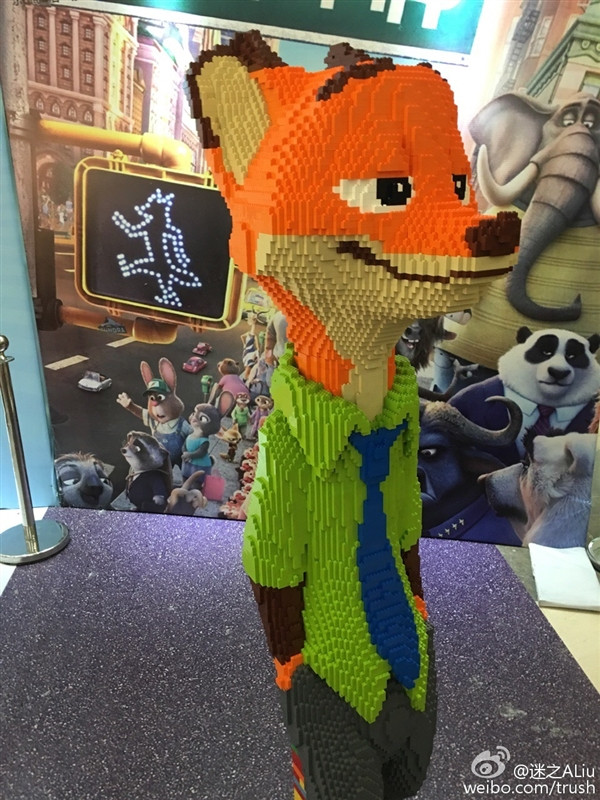 Ребенок сломал LEGO-статую лиса из «Зверополиса» за 15 тыс. долларов