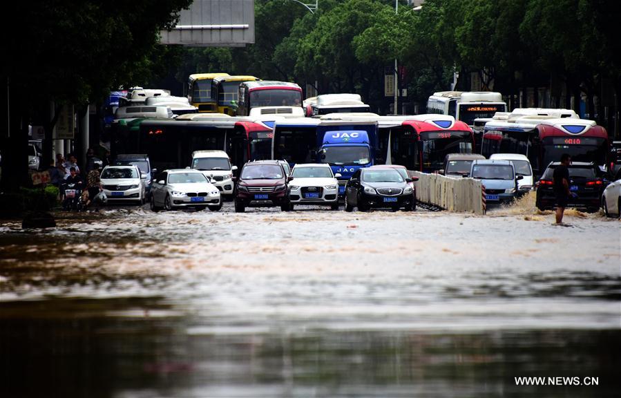 Проливные дожди вызвали затопление в Центральном Китае