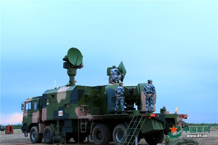 Полк ПВО восточной боевой зоны НОАК запустил ракету HQ-6D