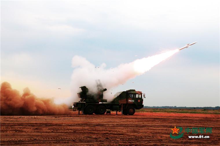 Полк ПВО восточной боевой зоны НОАК запустил ракету HQ-6D