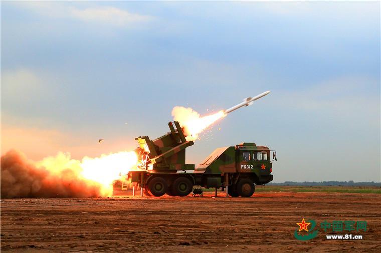 Полк ПВО восточной боевой зоны НОАК запустил ракету HQ-6D