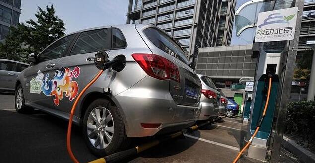 В Пекине зафиксировано рекордное число заявок на регистрацию электромобилей