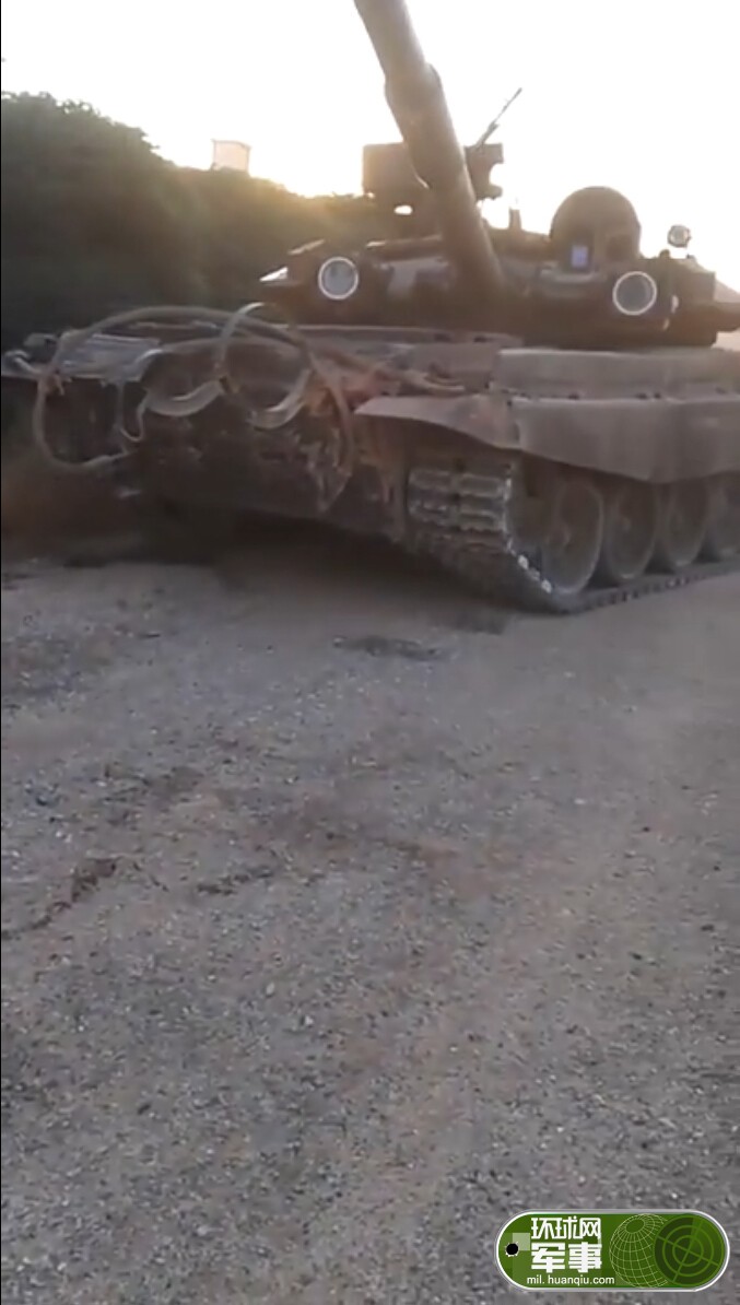 Сирийские боевики заявили о захвате в Сирии российского танка Т-90
