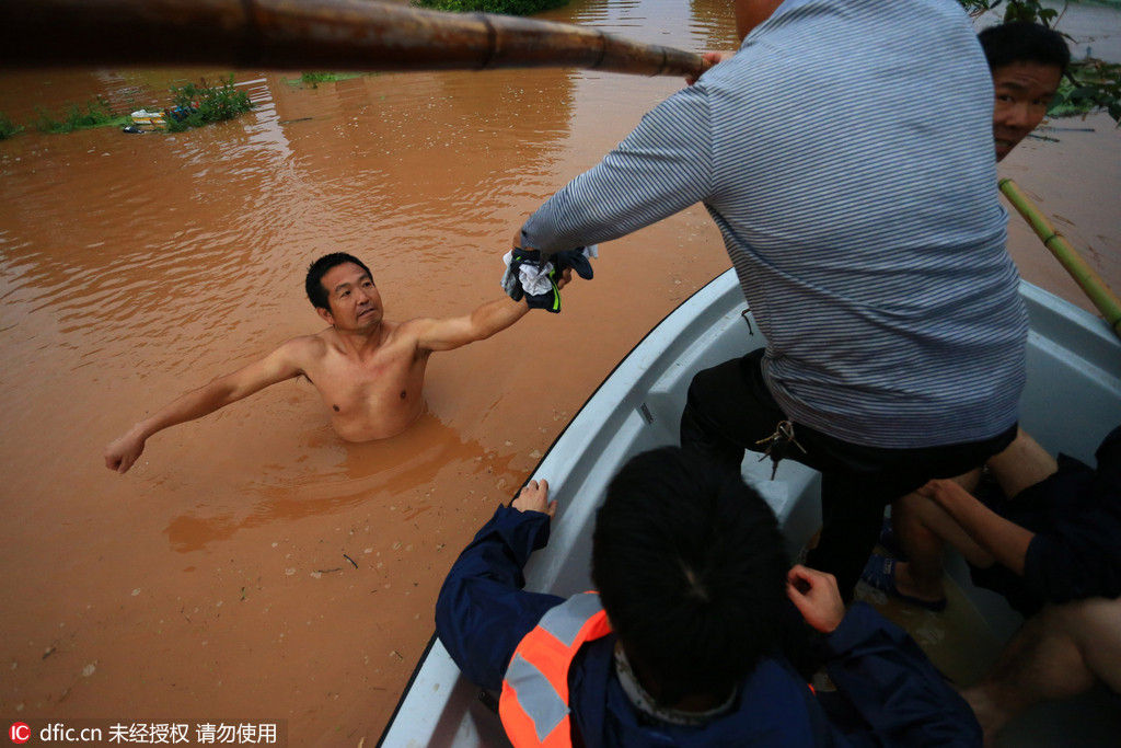 В Хэншане провинции Хунань прошел самый сильный ливень за всю историю уезда