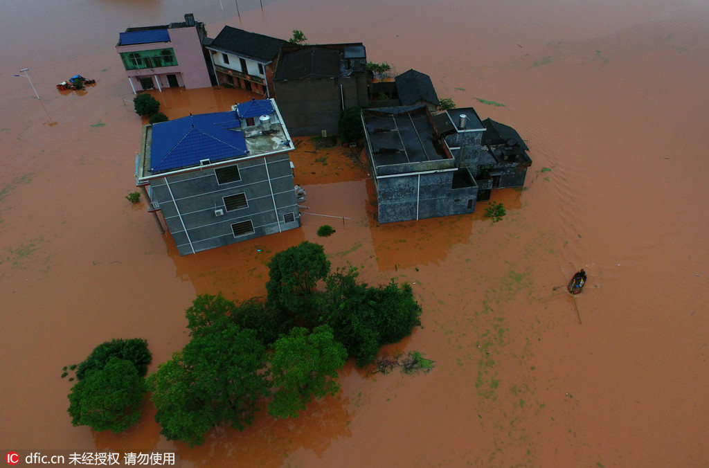 В Хэншане провинции Хунань прошел самый сильный ливень за всю историю уезда