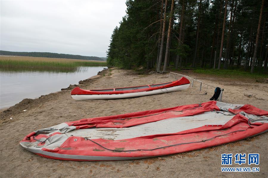 Число погибших на озере в Карелии достигло 14