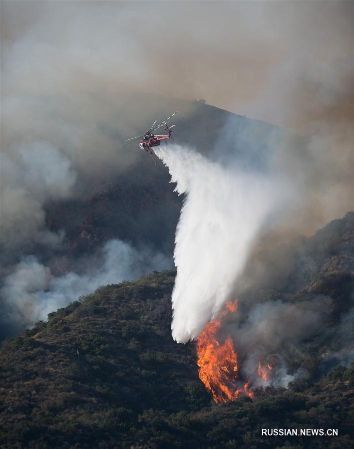 Лесной пожар угрожает Лос-Анджелесу