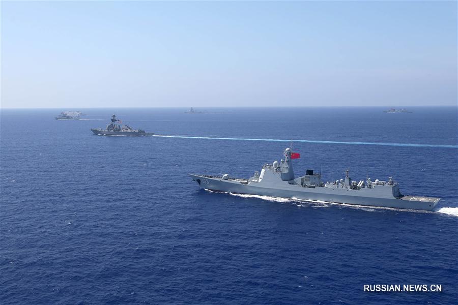 Совместные учения кораблей ВМС Китая и США в западной части Тихого океана