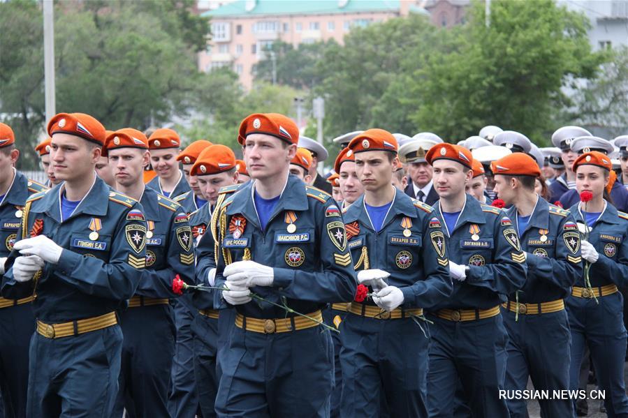 День памяти и скорби во Владивостоке отметили траурным шествием