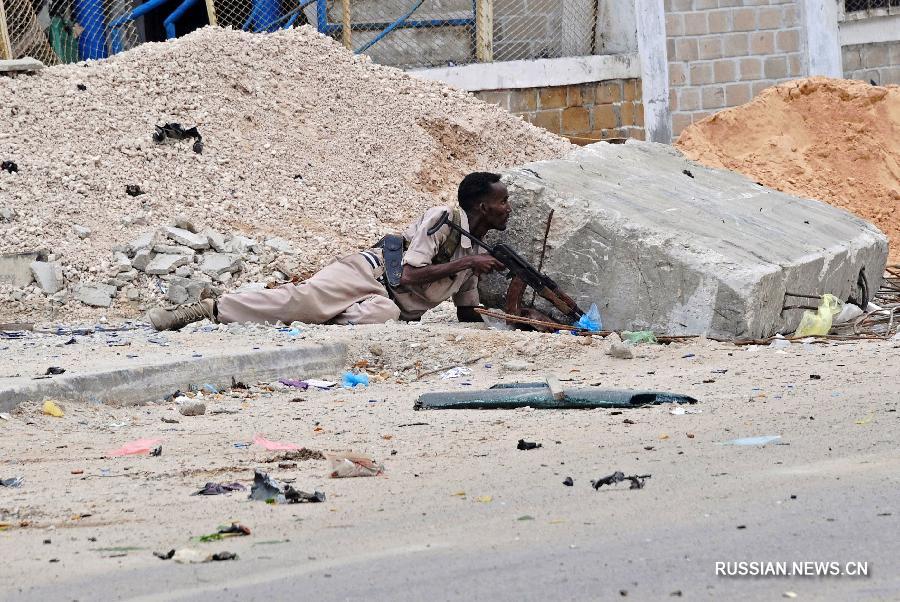 В столице Сомали 11 человек погибли в результате нападения на отель
