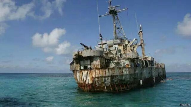 Китай может отбуксировать филиппинское судно с рифа Жэньай