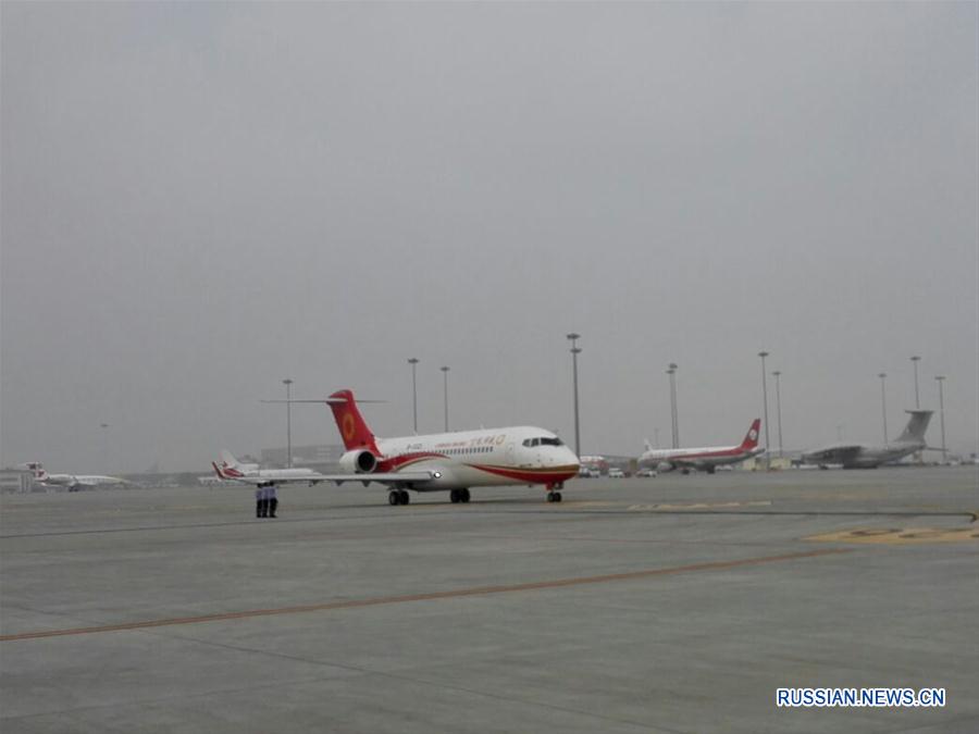 Первый отечественный реактивный самолет ARJ21 сдан в коммерческую эксплуатацию