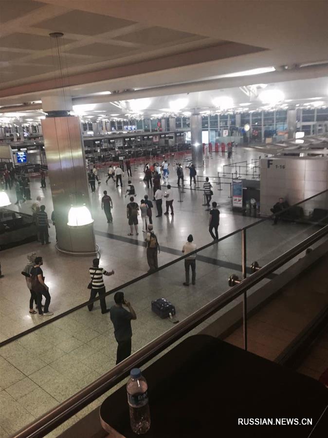30 человек погибли, 69 ранены в результате взрывов в аэропорту в Стамбуле