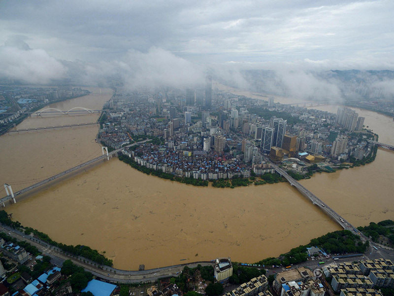 Затопленный город Лючжоу с высоты птичьего полета