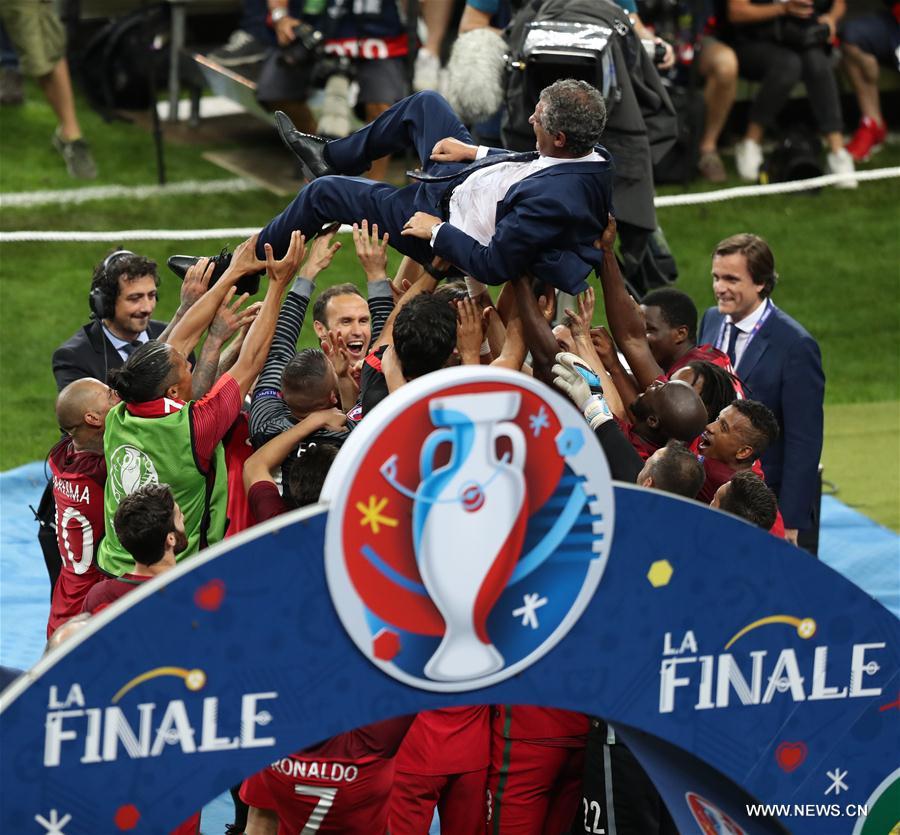 Сборная Португалии впервые выиграла ЧЕ по футболу