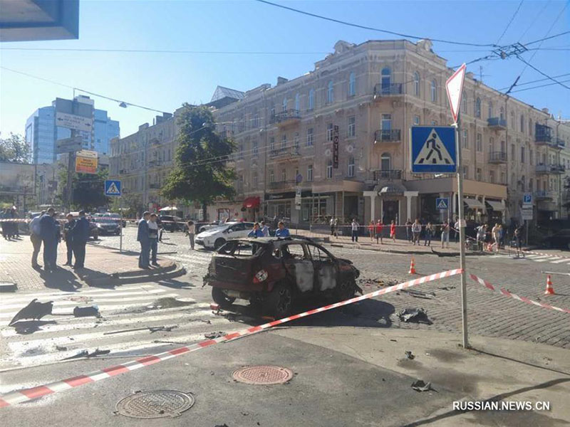 В центре Киева взорвался автомобиль, погиб известный журналист