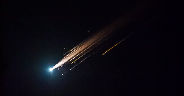 Обломки китайской ракеты "засветились" в небе над США