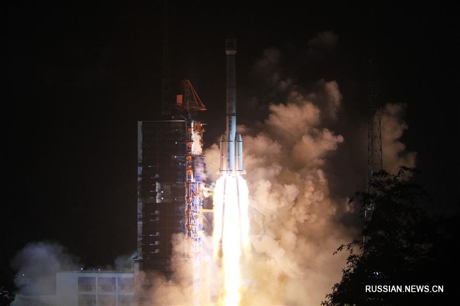 Китай успешно запустил спутник системы мобильной связи "Тяньтун-1"