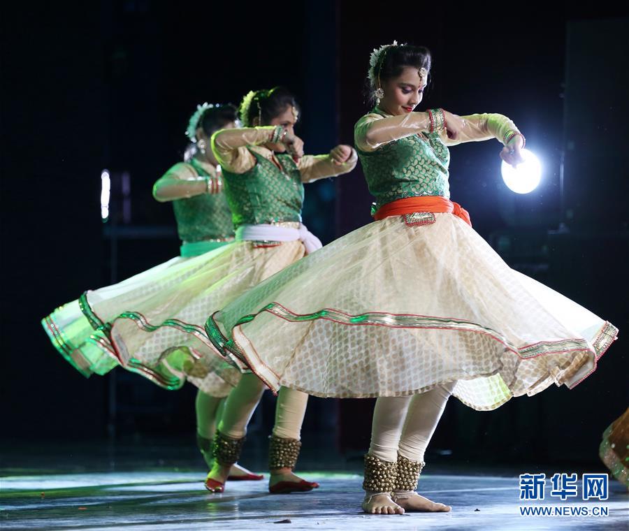 Десятый китайский Всемирный народный фестиваль искусств открылся в Синине