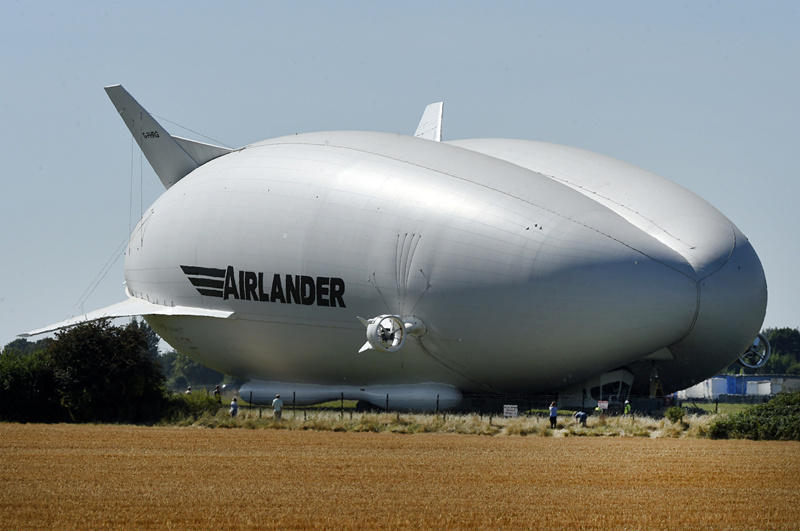 Самое большое воздушное судно в мире поднялось в небо в Великобритании