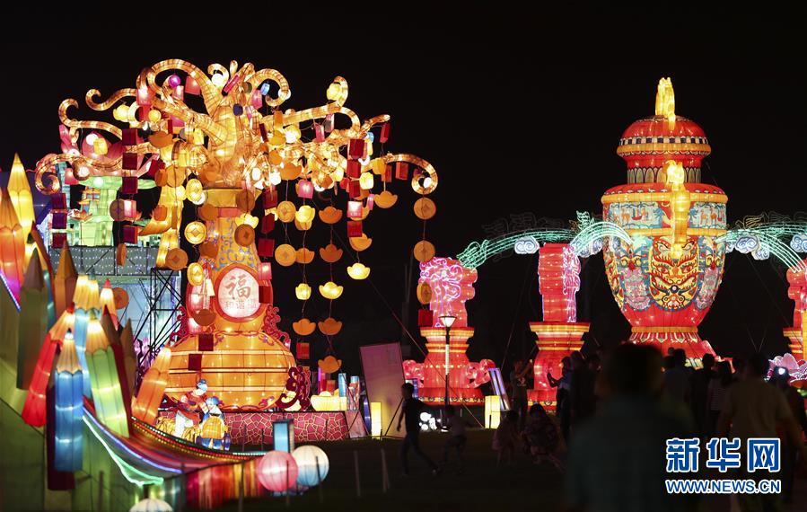 Базар светильников в провинции Юньнань