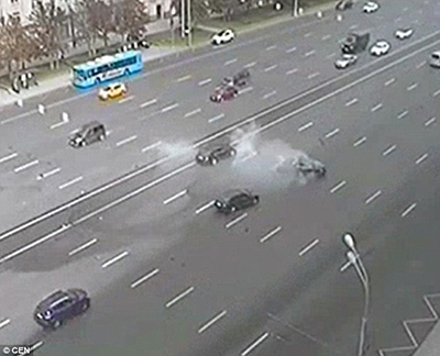 Камеры засняли как на служебном БМВ в ДТП погиб водитель управделами Путина