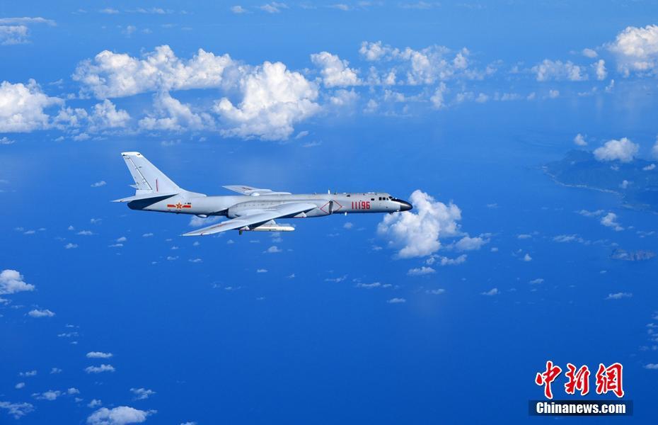 Военные самолеты ВВС НОАК отправились в западную часть Тихого океана