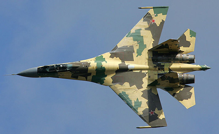Грозный российский истребитель Су-35 против американских F-35, F-15 и F-16: кто победит?