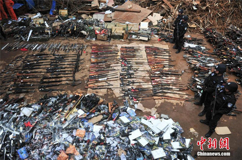 Куньминская полиция уничтожила 20 тыс единиц незаконного оружия