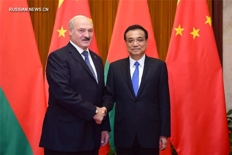 Ли Кэцян встретился с президентом Беларуси А. Лукашенко