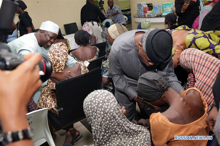 "Боко харам" впервые освободила 21 заложницу из числа похищенных в 2014 году учениц