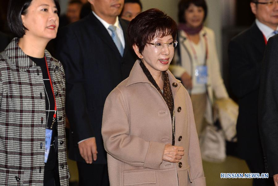 Хун Сючжу во главе делегации партии Гоминьдан прибыла в Нанкин