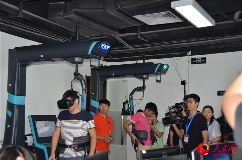 Представители СМИ испытавали продукцию компании NINED VR.