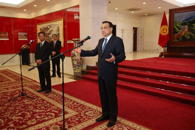 Премьер Госсовета КНР Ли Кэцян посетил посольство Китая в Кыргызстане
