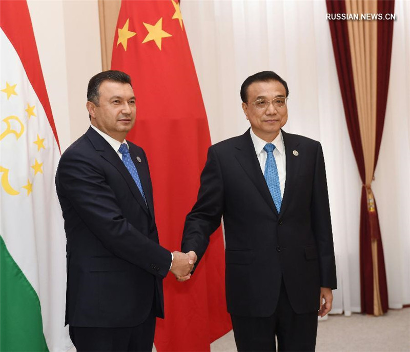 Ли Кэцян встретился с премьер-министром Таджикистана