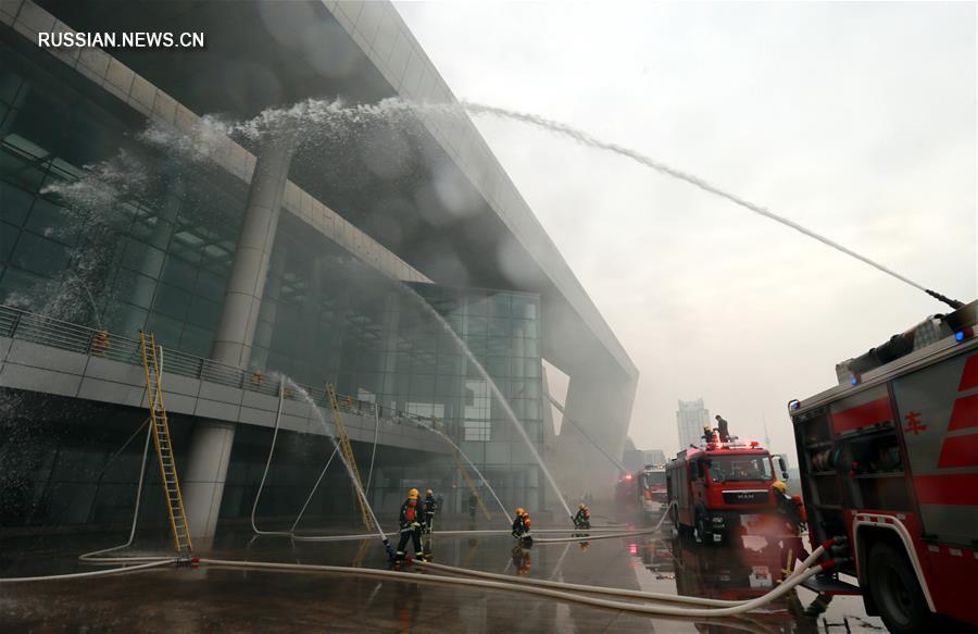 Масштабные противопожарные учения прошли в городе Ухань
