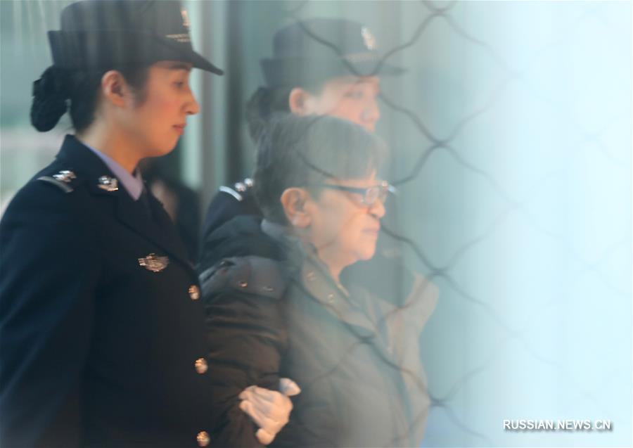 Самый разыскиваемый беглец, экс-чиновница Ян Сючжу вернулась в Китай и сдалась властям